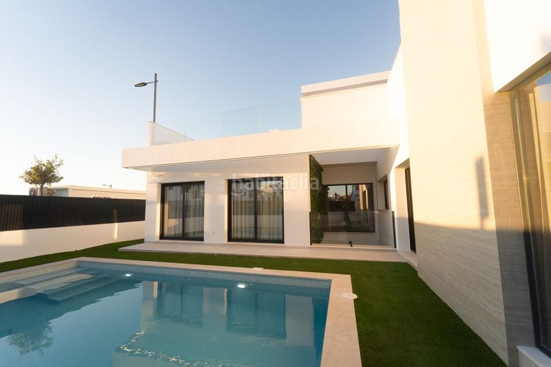Foto f37bbee4-688e-41a0-9662-93c492630548. Chalet tu paraíso en torre pacheco te espera! en Centro Alcázares (Los)