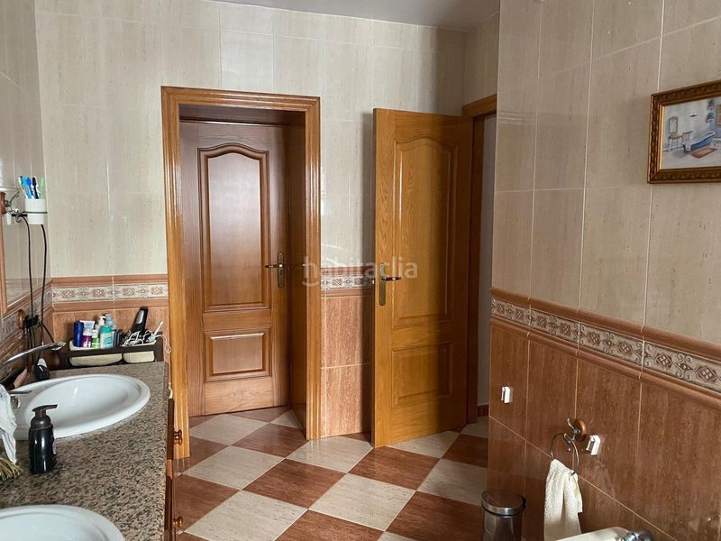 Foto b6ec7b54-3688-47f4-9727-cabd5fc8d0dc. Casa adossada amb calefacció aparcament a Ceutí