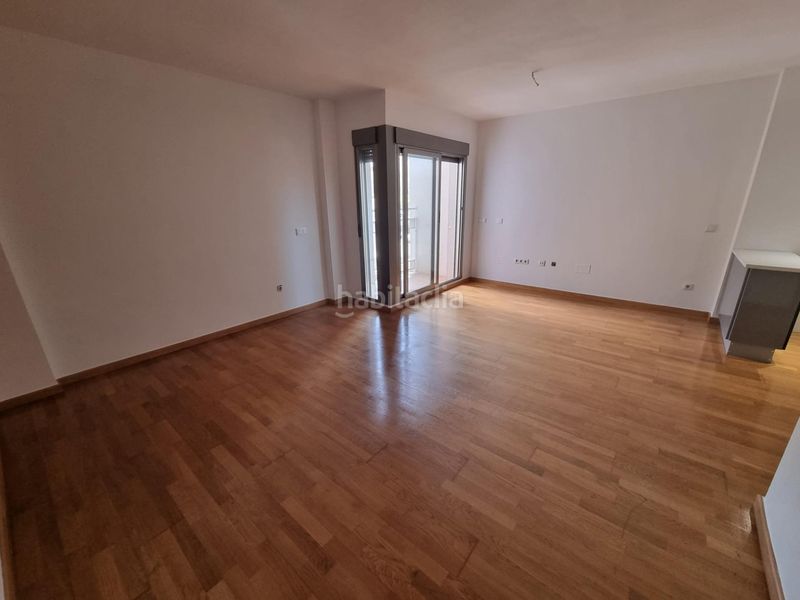 Foto 8ae9c3a8-310a-4d0b-a3f0-1d1dcc0ec225. Pis amb aparcament a Juan Carlos I Murcia