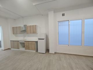 Rent Studio in Valladolises y Lo Jurado. Alquiler casa planta baja!  espacio diáfano con baño completo de