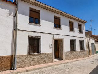 Casa adossada a Puebla de Soto. Amplio adosado en puebla de soto por solo 118,000   las fotos  n