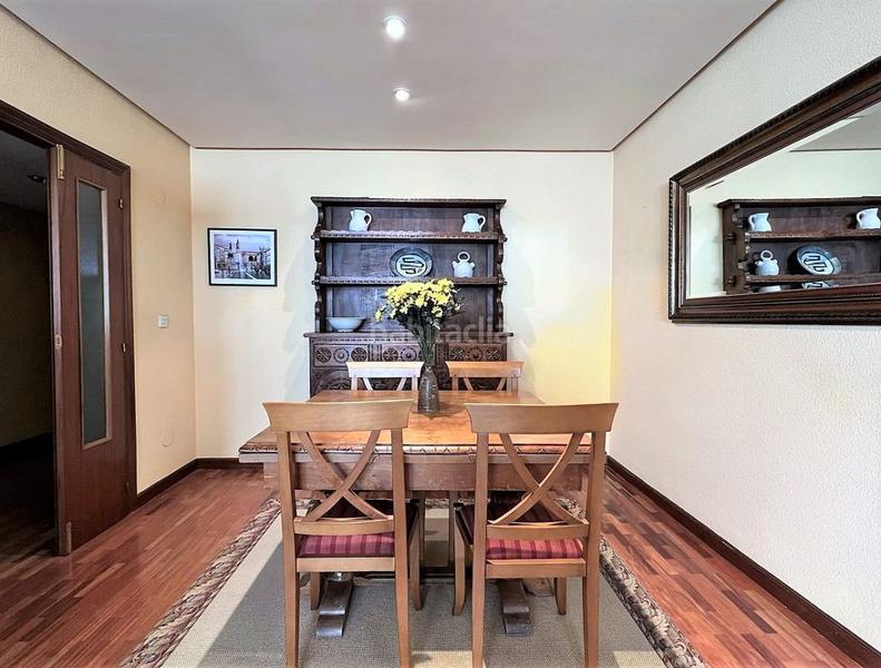 Foto 538a6146-c708-401f-aea4-a4b56b4a7901. Piso  en venta en centro, 2 dormitorios. en Ensanche Vitoria - Gasteiz