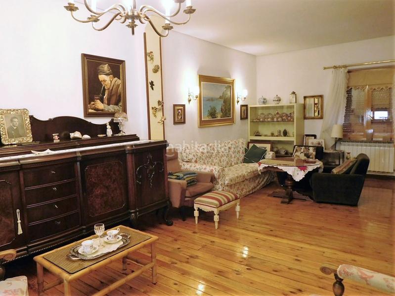Foto 1e8f01f9-a289-41cd-837f-176304fedfd0. Casa adossada amb calefacció a Judimendi Vitoria - Gasteiz