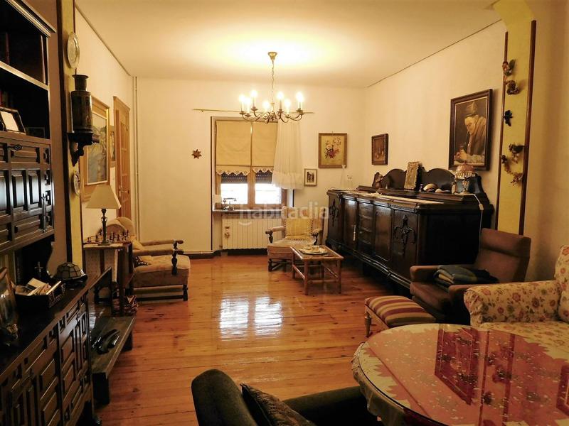 Foto 2d6e1476-e78c-49af-8b04-4c7257fa8ade. Casa adossada amb calefacció a Judimendi Vitoria - Gasteiz