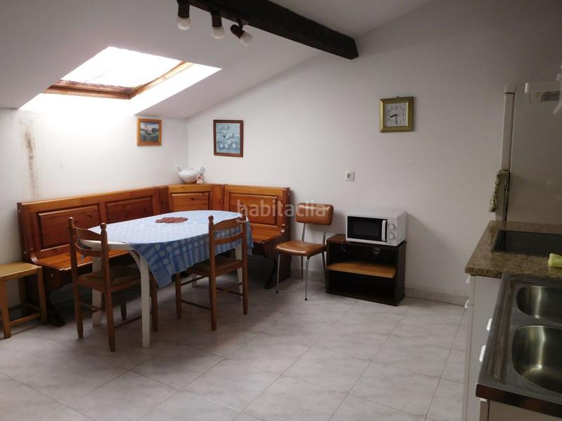 Foto a5ea5da2-ce37-43f4-9e33-d5a379f851b1. Casa adossada amb calefacció a Judimendi Vitoria - Gasteiz