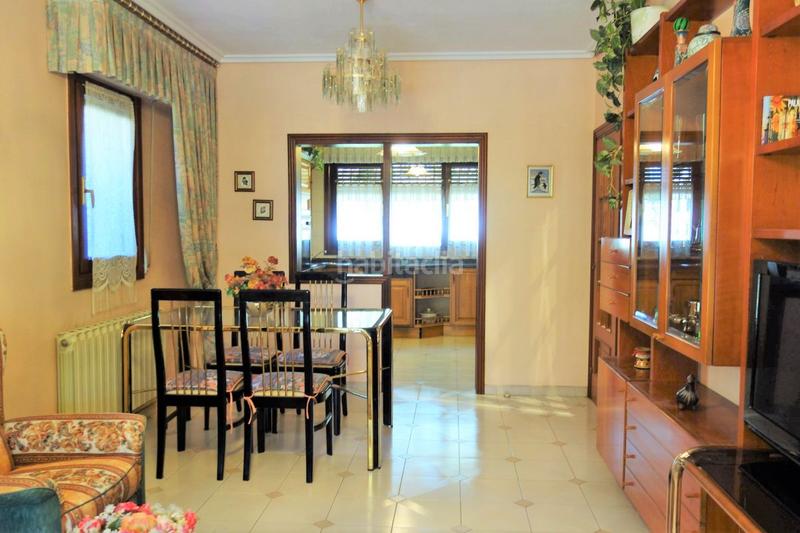 Foto f9b47409-5239-4c4b-ae41-5e9af9139d70. Casa a schiera con riscaldamento parcheggio in Mendizorrotza - Armentia Vitoria - Gasteiz