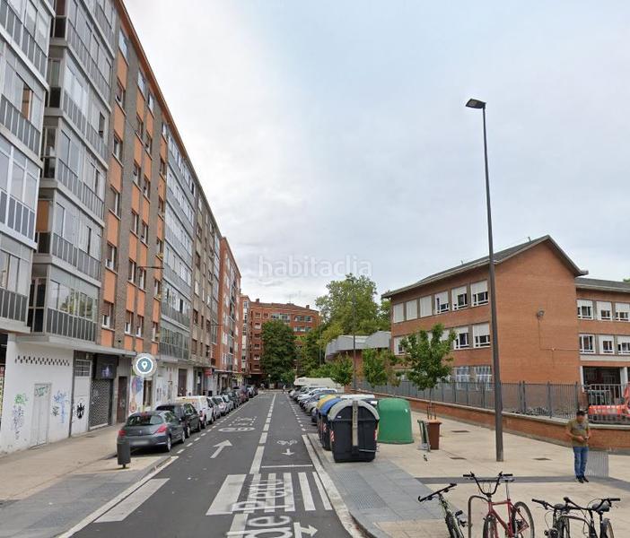 Foto 2cf166e9-aa8b-409a-b5da-ae1328779f5a. Autoparkplatz in El Pilar Vitoria - Gasteiz