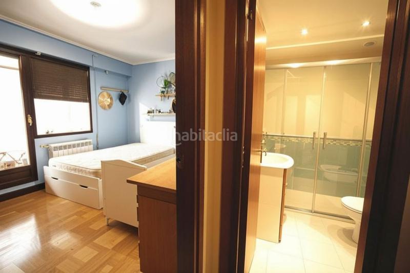 Foto c2b5c88b-00ac-4c3b-9711-0a21eea76da8. Appartement avec chauffage dans Ensanche Vitoria - Gasteiz
