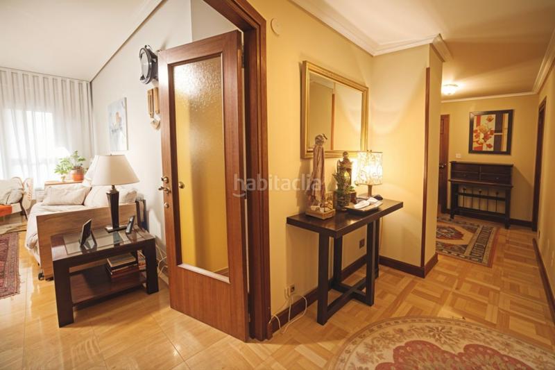 Foto f0b9bf83-b528-4720-b5d2-f149c5da32ff. Appartement avec chauffage dans Ensanche Vitoria - Gasteiz