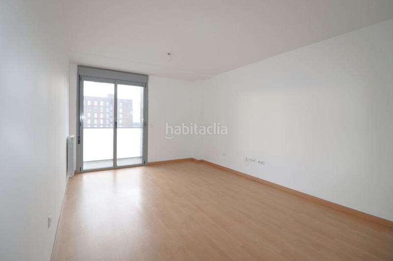 Foto 170fbdf8-d071-49e9-ae3b-aec95aab8999. Pis amb calefacció aparcament a Zabalgana Vitoria - Gasteiz