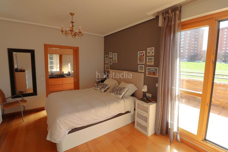 Foto 8c2d8f89-a630-40e1-b9b2-33da3fe4f015. Casa adossada amb calefacció aparcament a Salburua - Arantzabela Vitoria - Gasteiz