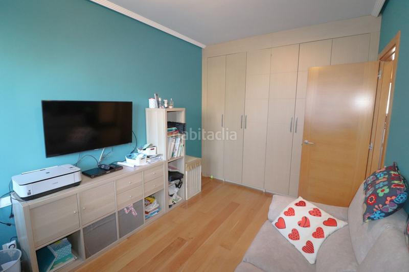 Foto 8dfed168-2361-4307-8fb5-c71e526775cc. Casa adossada amb calefacció aparcament a Salburua - Arantzabela Vitoria - Gasteiz