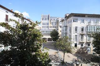Lloguer Oficina  San prudencio. Oficina en alquiler en centro, 9 dormitorios.