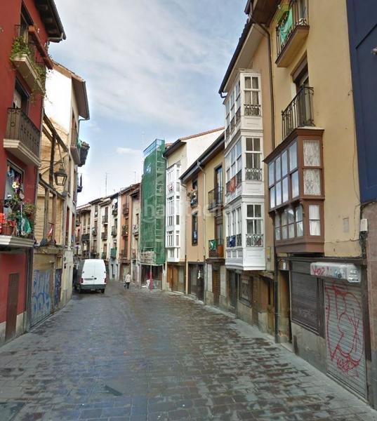 Foto 4df33d7a-5bb6-44eb-879b-5c8690fd5d30. Piso  en venta en casco medieval, 1 dormitorio. en Vitoria - Gasteiz