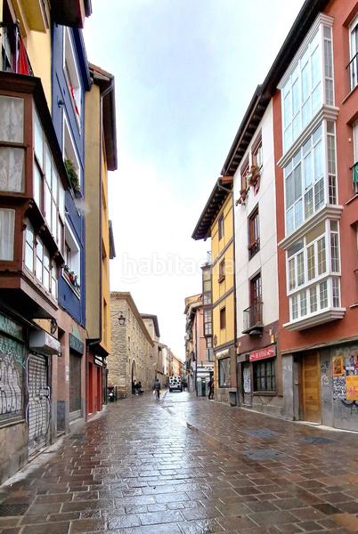 Foto 908feb64-f3ed-45ad-b35b-084640c38ff8. Piso  en venta en casco medieval, 1 dormitorio. en Vitoria - Gasteiz