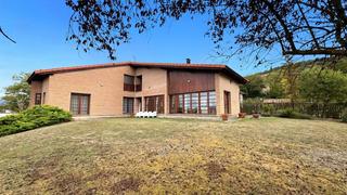 Chalet  Argomaniz. Chalet individual en venta en argomaniz, 4 dormitorios.