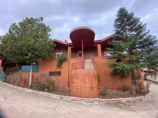 Xalet  Calle el rincon. Chalet independiente en cogollos. gran parcela. piscina. jardin.