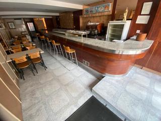 Locale commerciale  Calle parra. Local acondicionado como bar-cafeteria.junto a estacion de autob