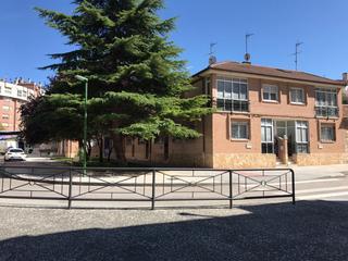 Casa a San Julián - Barriada de Cortes. Adosado de lujo situado en burgos junto al nuevo buevard