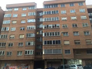 Pis en San Agustn - Parque Europa. Piso de tres dormitorios y dos baos con garage y trastero.