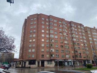 Piso en Gamonal - San Bruno - G9. Pisazo de tres dormitorios. garaje.trastero.exterior