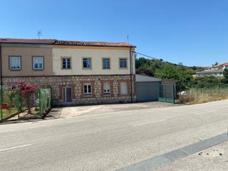Chalet in San Pedro y San Felices. Chalet en pleno centro de burgos. gran parcela.