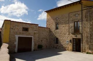 Casa a Merindad de Río Ubierna. Casa rural en pleno funcionamiento.