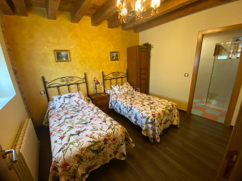 Foto 9158f698-b57e-4990-bd8c-0e0dd98046f4. Casa con camino riscaldamento in Merindad de Río Ubierna