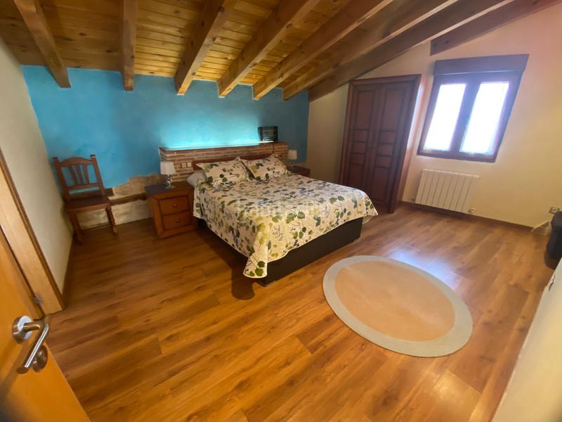 Foto cfb46686-c41e-4b97-904f-287271ed174d. Casa con camino riscaldamento in Merindad de Río Ubierna