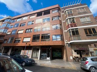 Local Comercial en Calle Petronila Casado
