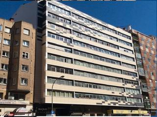 Etagenwohnung  Calle vitoria. Pisazo de tres dormitorios en pleno cogollo de gamonal