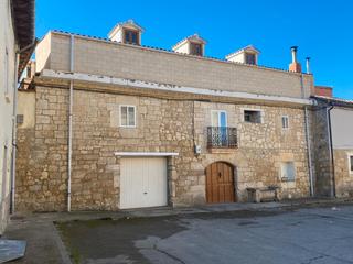 Casa adossada  Plaza de españa. Enorme casa de pueblo de ocho dormitorios. zona santibañez