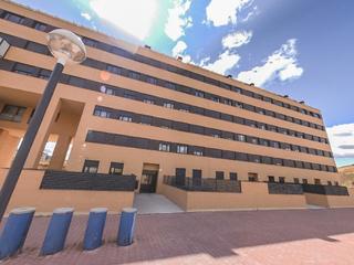 Piso en Fuentecillas - S7 - S8. Piso de tres dormitorios y dos baños en fuentecillas.trastero.ga