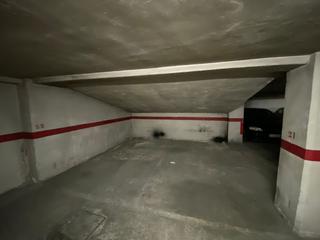 Aparcament cotxe  Calle legión española. Plaza de garaje doble para coche pequeño en legion española.