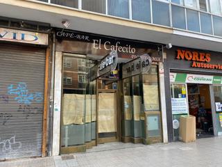 Location Local commercial  Calle san juan de ortega. Se alquila local acondicionado como bar-cafeteria