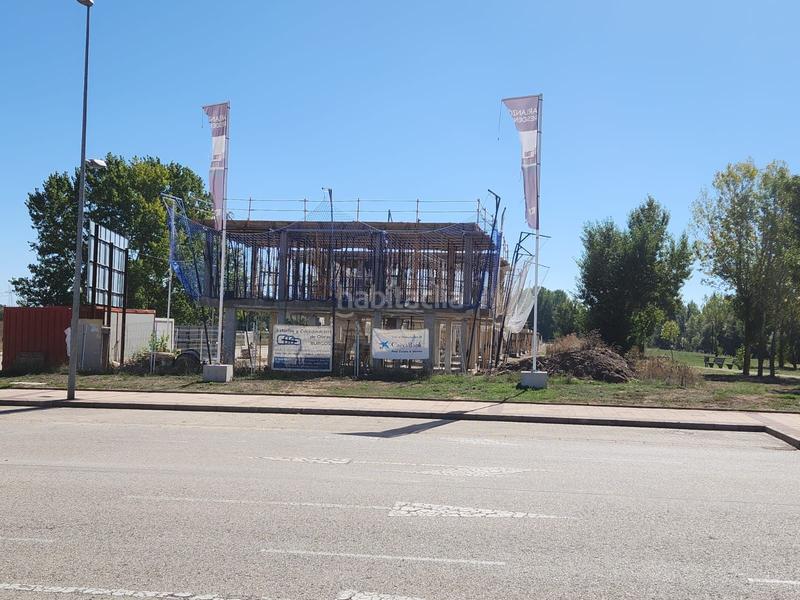 Foto aacd3901-a727-4d6f-b2b8-f53c64f900e9. Casa amb aparcament a Barriada de Yagüe Burgos