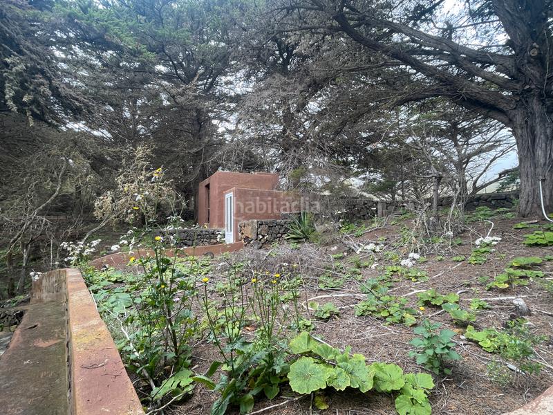 Foto 79d091a1-168f-44c2-a641-7830df197894. Masía terreno con dos casas en ajares en el hierro - valderde en Valverde