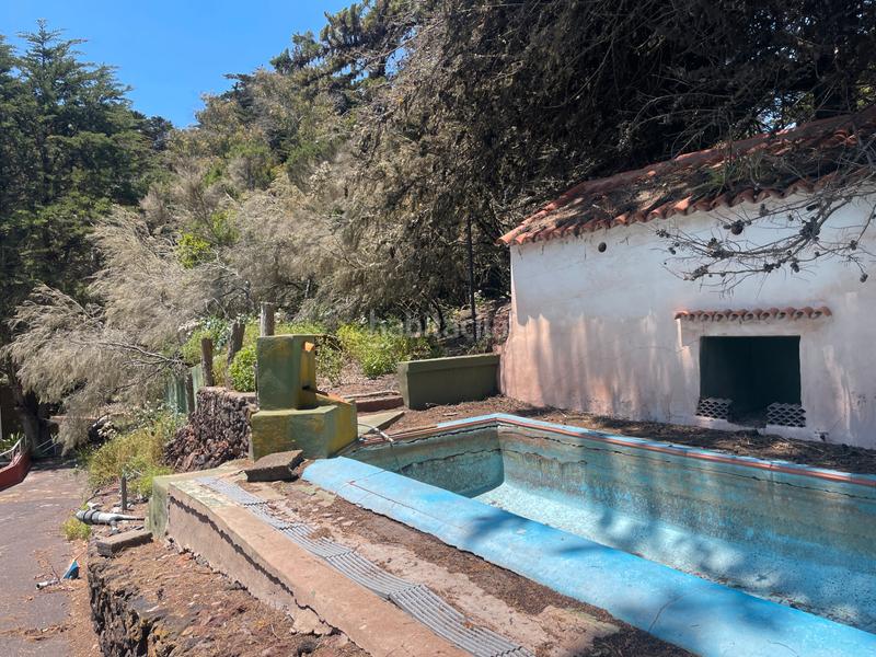Foto afd8b691-9986-4ebc-8d4b-5eb110a2fc9e. Masía terreno con dos casas en ajares en el hierro - valderde en Valverde