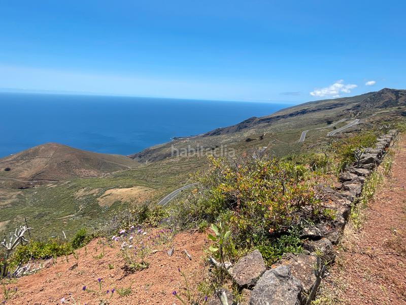 Foto beb26a8e-3f29-4731-958d-0cd89e411447. Masía terreno con dos casas en ajares en el hierro - valderde en Valverde