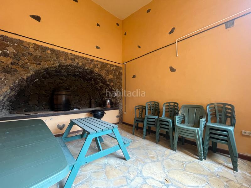 Foto c744b502-9238-4529-99f5-2e58a1969590. Masía terreno con dos casas en ajares en el hierro - valderde en Valverde