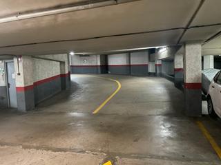 Autoparkplatz in Calle tome cano 10