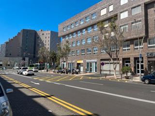 Autoparkplatz in Calle tome cano 10