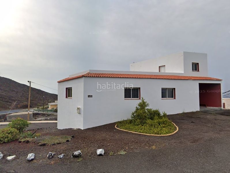 Foto 0ce46aad-d824-47e6-98c3-f69c5836621f. Chalet with parking in Pinar de El Hierro (El)