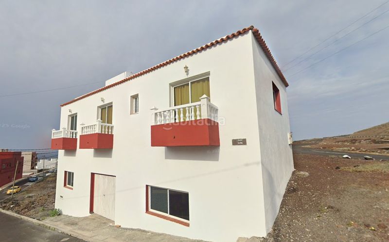 Foto 7415bb32-a934-4f6a-a125-eeea02cd4861. Chalet en Pinar de El Hierro (El)