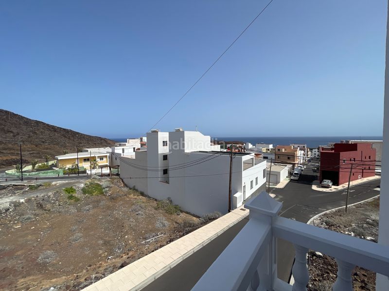 Foto d6be6aad-328a-4b17-ae3a-02e4b2979174. Chalet en Pinar de El Hierro (El)