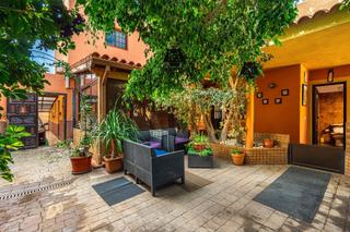 Towny house  Avenida de los menceyes. Casa pareada con un solar de 734 m en san cristóbal de la laguna