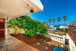 Chalet  Avenida austria. Chalet independiente de dos plantas, con impresionantes vistas a