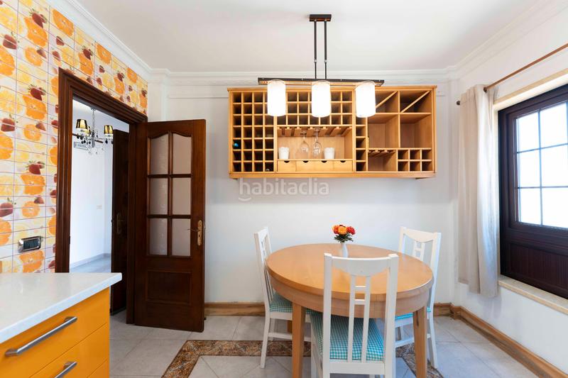 Foto 0b8ca32f-7531-47d0-b094-750b7204231c. Chalet con camino parcheggio in Sauzal (El)