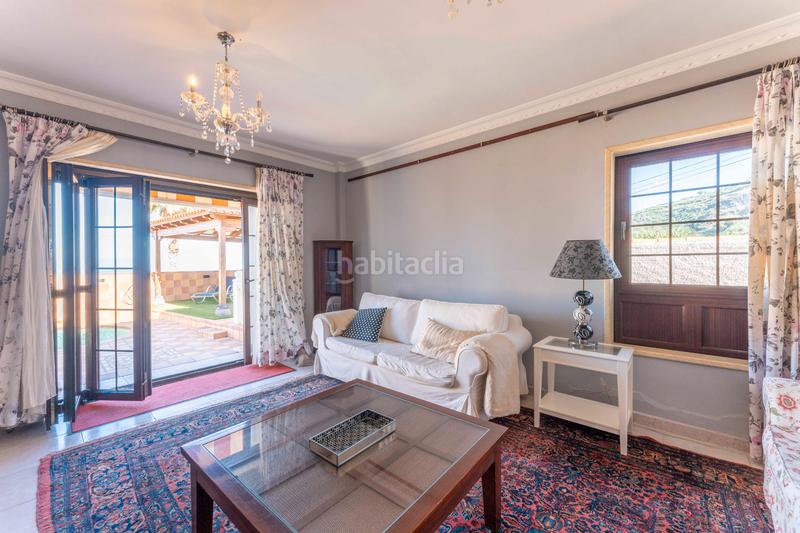 Foto 78f36a87-42d0-40b8-bc70-ac98441f6638. Chalet con camino parcheggio in Sauzal (El)