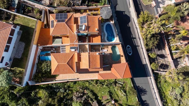 Foto f6b4132f-adfc-4ddd-8f0b-d990fc1b4295. Chalet con camino parcheggio in Sauzal (El)